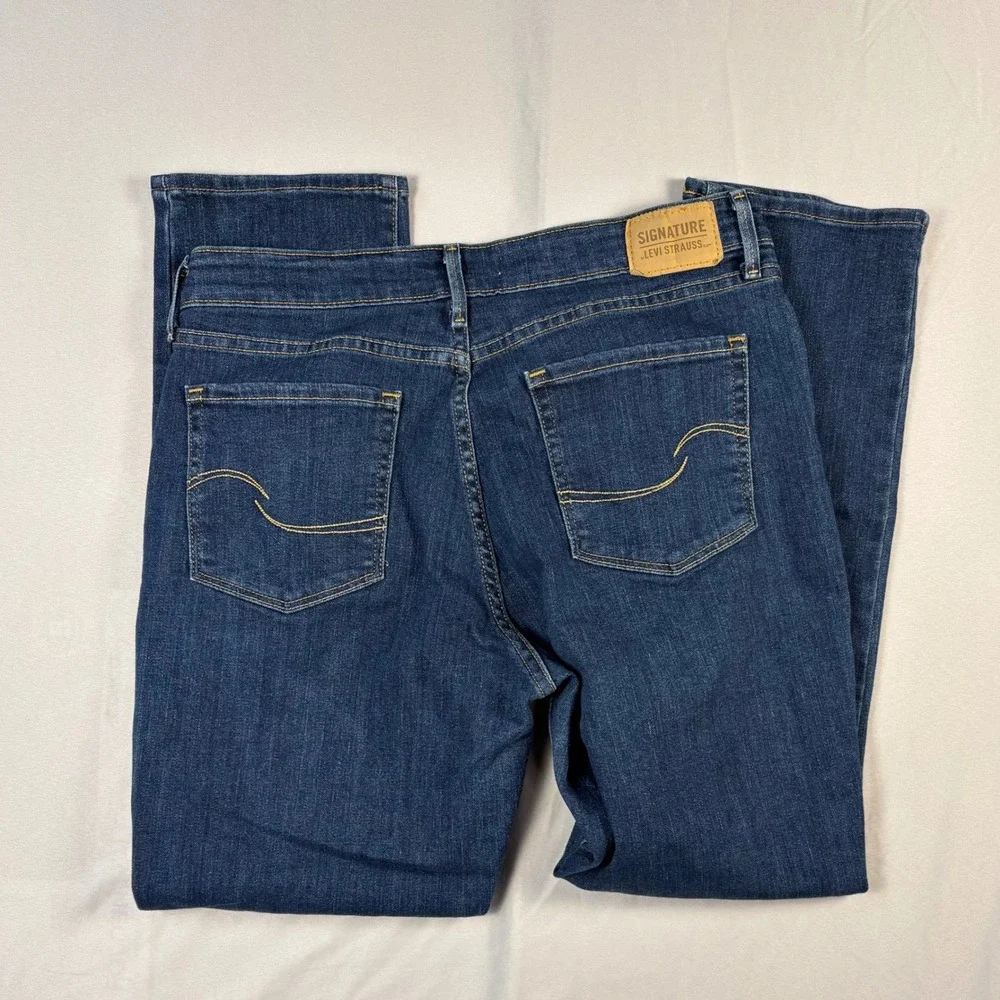 Signature by Levi Strauss & Co. Jeans Womens Size 12 Mid Rise Straight - Picture 7 of 7